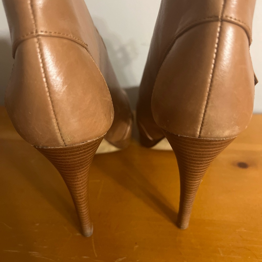 MICHAEL KORS | Isabella Open Toe Bootie Heels in Luggage 7.5M - Picture 4 of 7